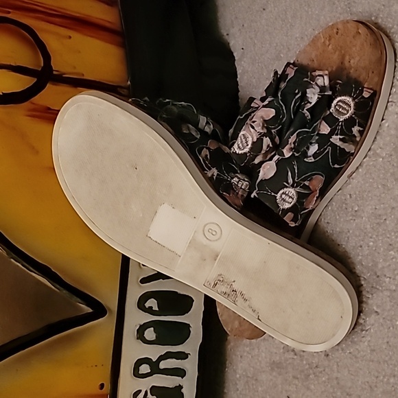 Slides - Picture 3 of 3